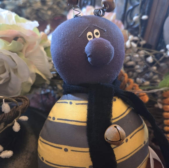 Primitive bowl filler bumble bee - Picture 3 of 3